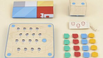 cubetto-randi-zuckerberg-primo-toys-children_dezeen_936_1